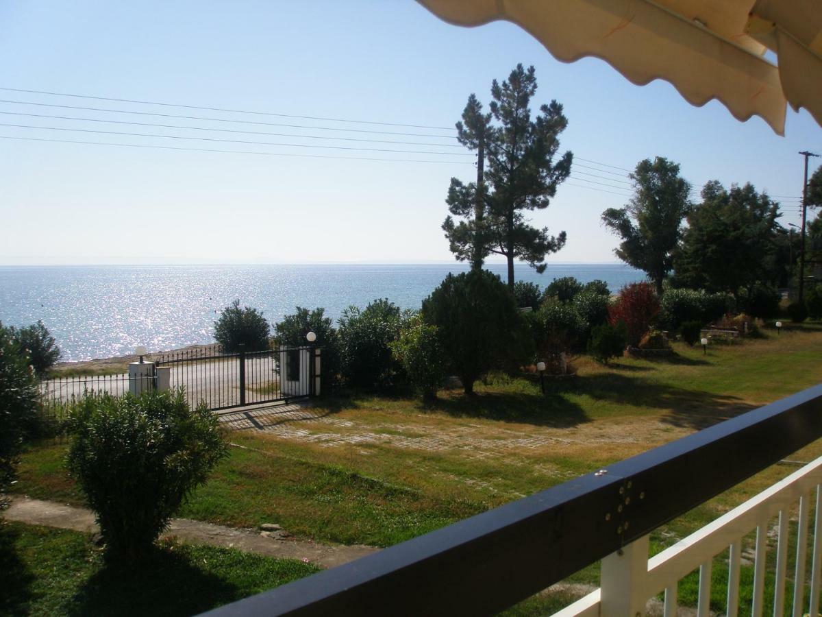 Metamorphosis - Halkidiki Apartment On The Beach Metamorfosi  Exterior foto